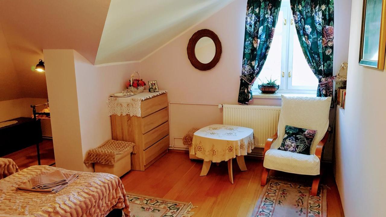Dom Goscinny Wisteria Andrychów Екстериор снимка