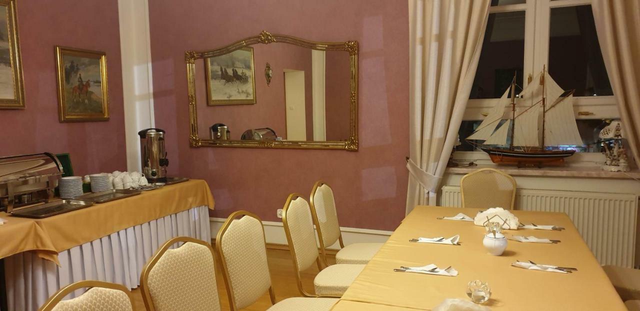 Dom Goscinny Wisteria Andrychów Екстериор снимка